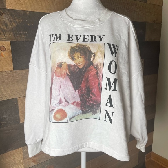 Old Navy Woman Whitney Houston Oversized Cropped Sweatshirt, Size 2X - Picture 1 of 5